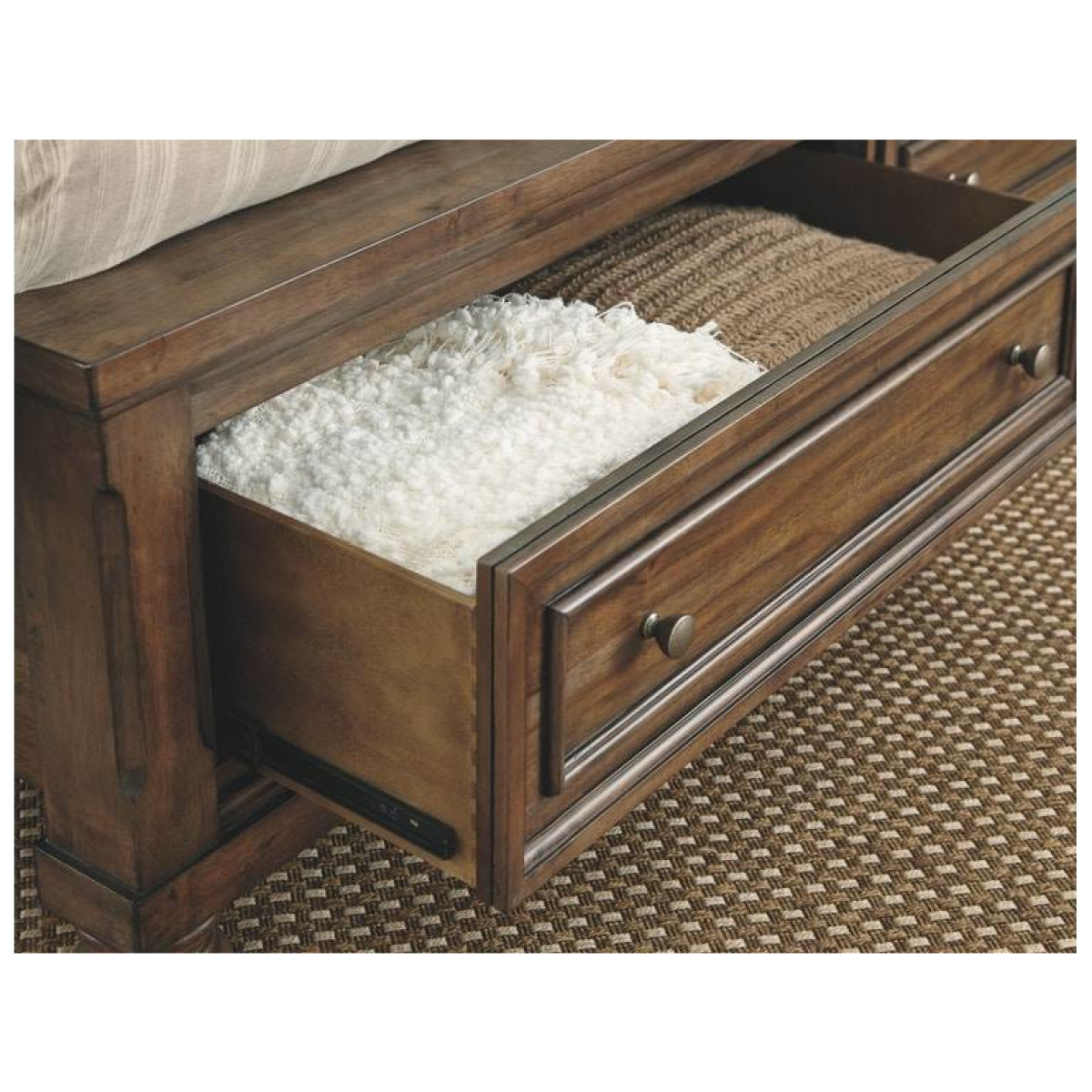 Flynnter Queen Sleigh Bed with 2 Storage Drawers - Image 4