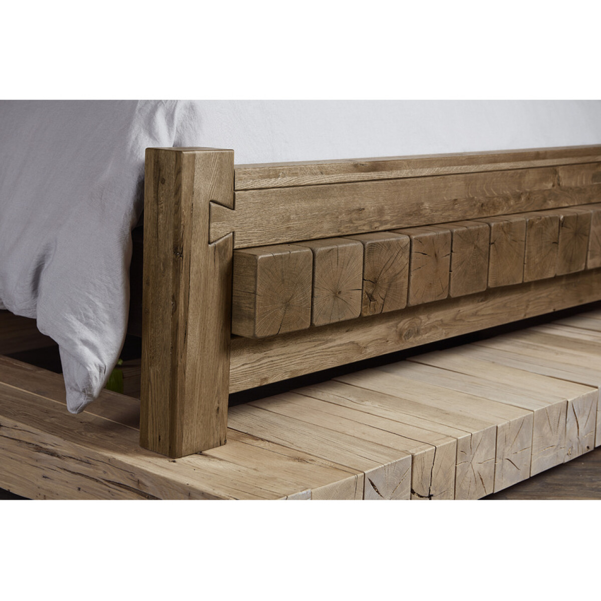 Dovetail Queen Poster Bed W/ 6×6 FB 752 Natural Beds 08 6
